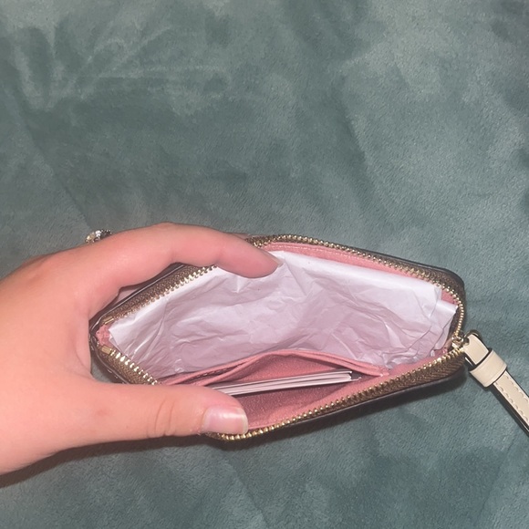 Coach spring wristlet - Picture 3 of 3